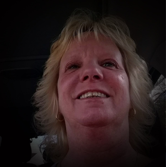 Meet your Posher, Kathy - Picture 1 of 1
